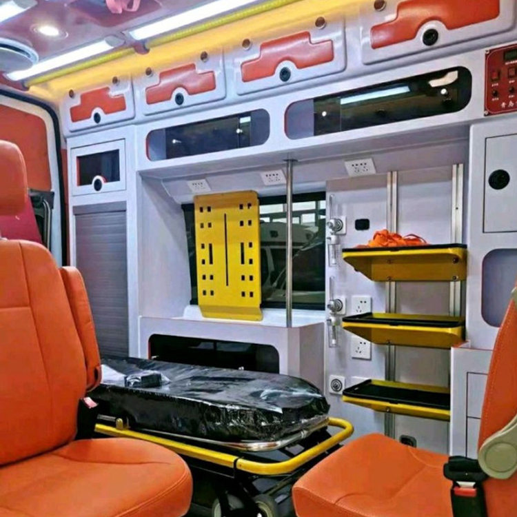 永登长途救护车护送病人租赁价格